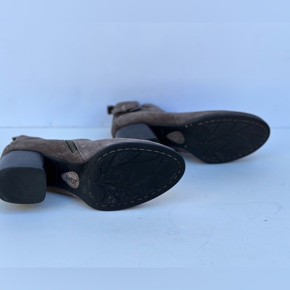 Born Side Zip Ankle Booties Gray Size 7 EUC - Picture 5 of 7